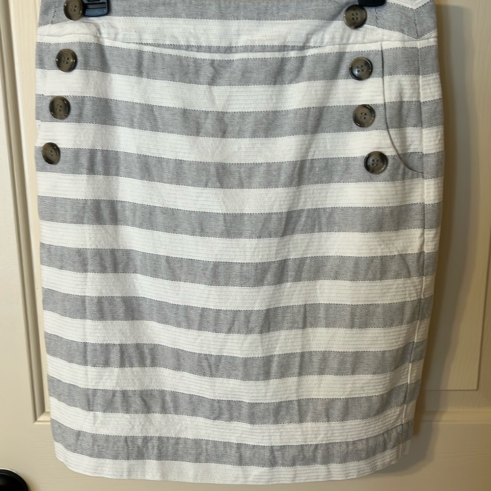 Knee-length skirt